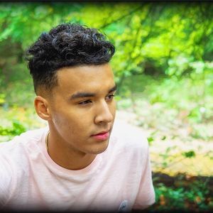 Meet your Posher, Cameron